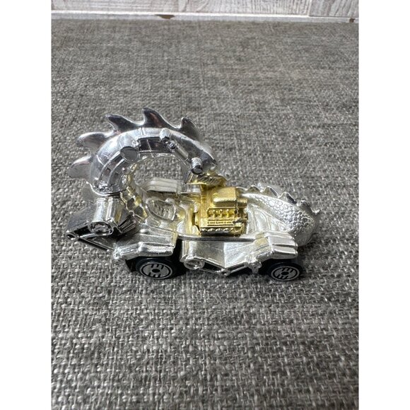 Hot Wheels 1987 Silver Dragon Car With Gold Details & Black Wheels - Picture 3 of 6